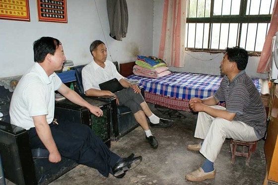 灵宝市教体局王项志局长深入豫灵镇调研指导