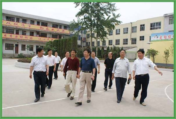 李少白深入校园指导落实禁毒宣传工作
